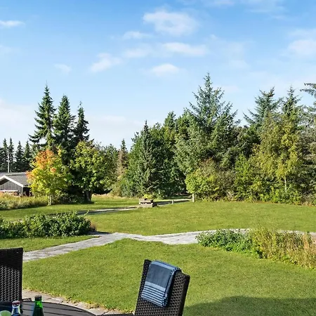 2 Bedroom Gorgeous In Apartment *