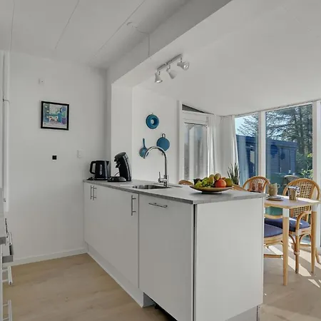Apartment 2 Bedroom Gorgeous In