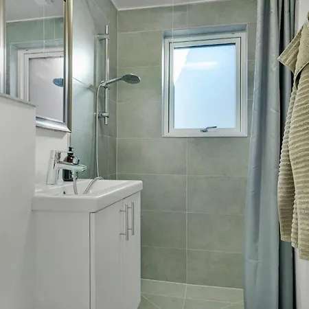 2 Bedroom Gorgeous In 아파트